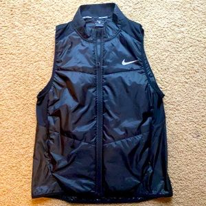 Nike Men’s size medium Black Running Vest.